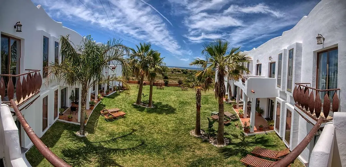 Apartamentos Turisticos Bahia De Trafalgar Zahora Spain
